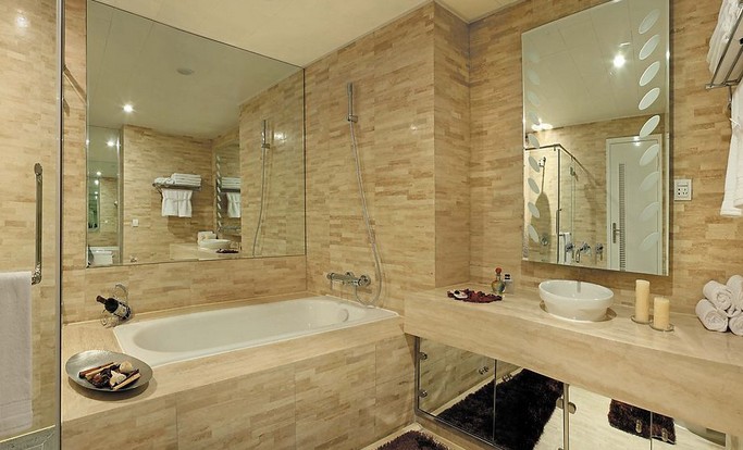 卫生间瓷砖选购要点 - 装修知识 - 九正家居网