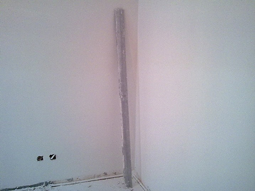 墙面如何刮腻子 553715eb160ba0fc758b4572.jpg