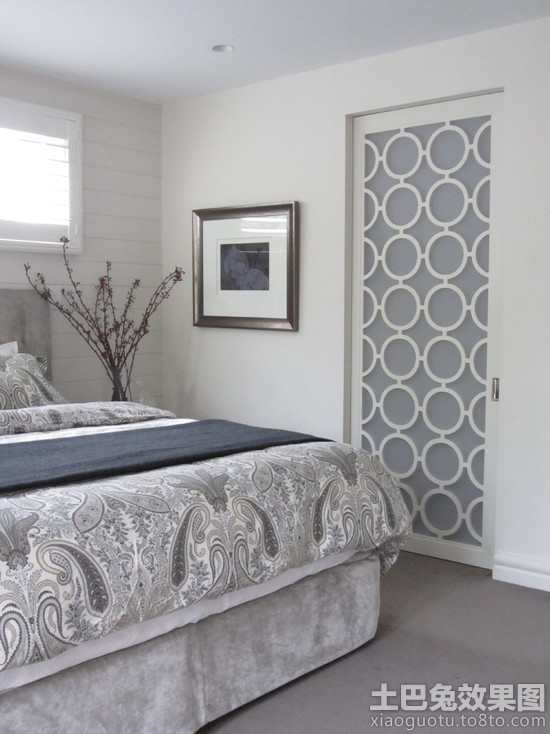 我家刚装修!一进房门就是墙!我想墙上面挂什么